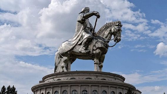 Ιδιωτική Ημερήσια Εκδρομή στο Άγαλμα του Τζένγκις Χαν & στο Εθνικό Πάρκο Τερέλτζ