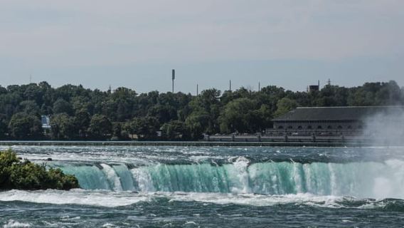 From NYC:Niagara Falls Guided Tour, Illumination & Fireworks