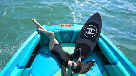 鄂州旅拍【湖北鄂紅蓮湖尾波滑浪基地旅遊紅蓮湖水上計畫尾波滑浪體驗】