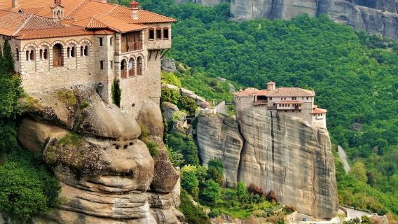Meteora: Half-Day Guided Morning Tour + Transfers