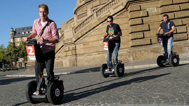 Segwaytour: Oude Stadhuis, Watertoren & Ehrenhof