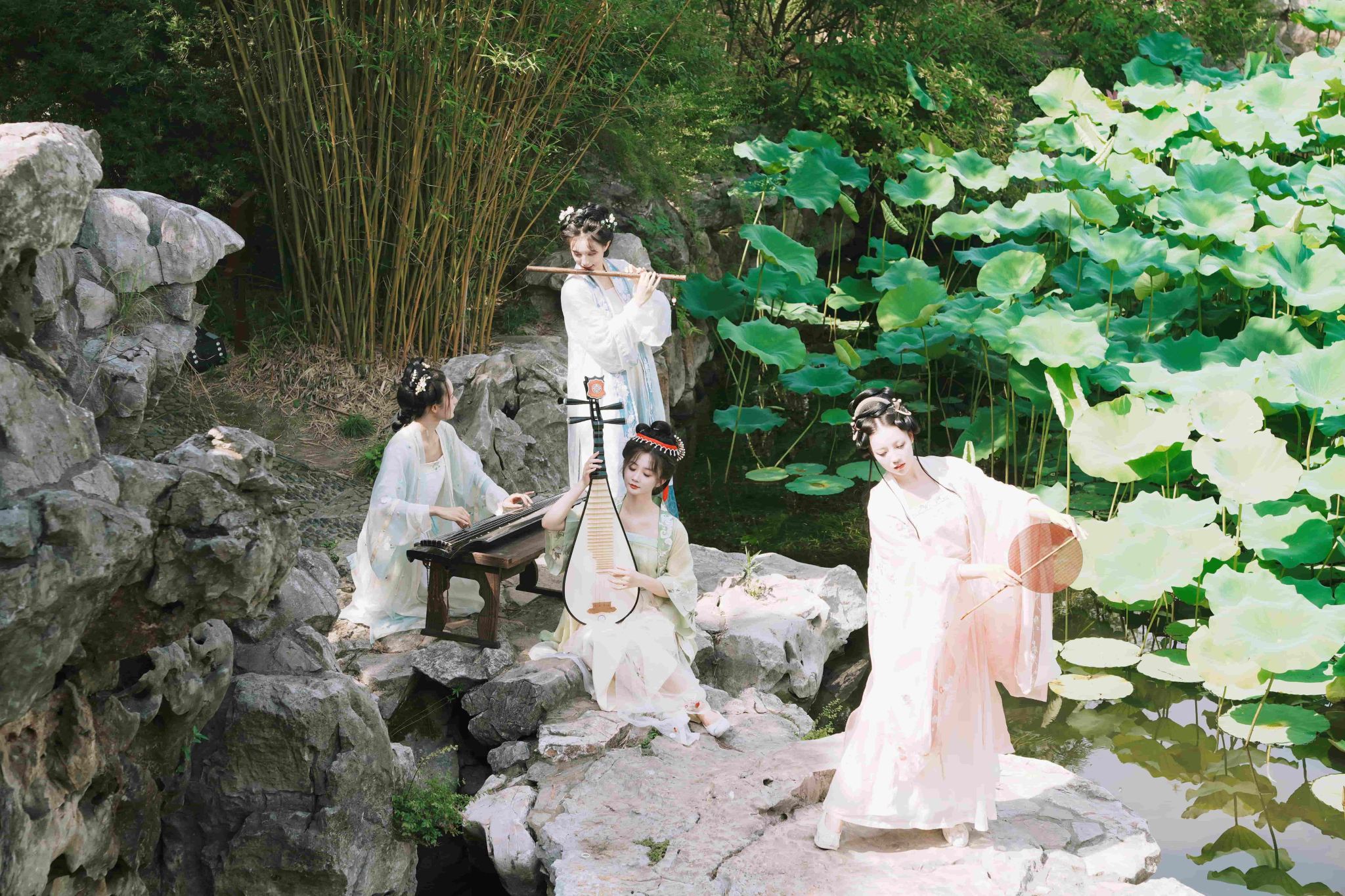 Panzhihua Trip Moments[Autista, guida e fotografo per Trip Moments + mini film con riprese aeree per foto matrimoniali + trucco e costumi + noleggio auto con itinerario personalizzato + consegna di tutti gli scatti originali]