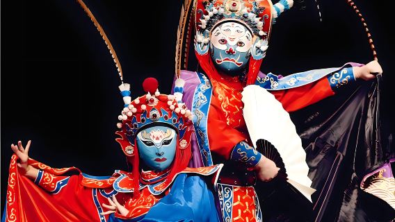 Wajib dikunjungi di Chongqing! Pertunjukan Opera Sichuan yang mengubah wajah, tarian istana, dan teko bermulut panjang. Tiket Huguang Guild Hall dan pengalaman warisan budaya takbenda yang imersif.