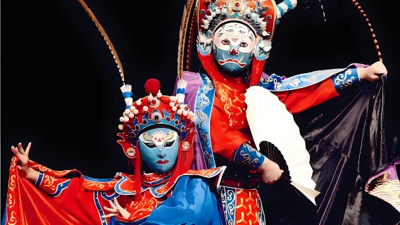 Must-see in Chongqing! Sichuan Opera face-changing, palace dance, and long-spouted teapot performances. Huguang Guild Hall tickets and immersive intangible cultural heritage experiences.
