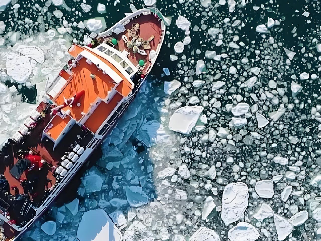 Tour di un giorno in nave rompighiaccio al tramonto a Monbetsu con trasferimento andata e ritorno da Sapporo, festival delle cascate di ghiaccio a Sounkyo, Hokkaido, Giappone