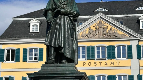 德國科隆出發：波恩龍堡和貝多芬故居一日遊