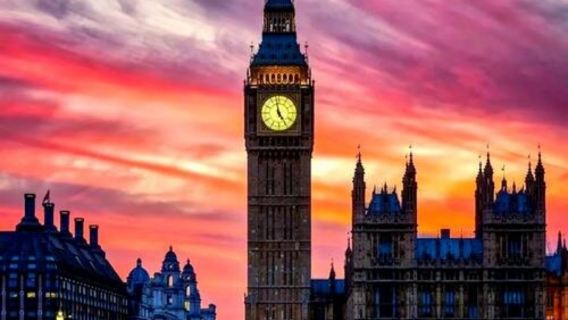 London, UK + Seven Sisters Cliffs + Beachy Head day tour / adjustable itinerary - customizable