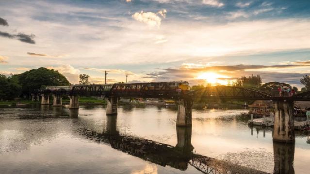 Dagtocht naar de geschiedenis van de Tweede Wereldoorlog in Mueang Kanchanaburi District vanuit Bangkok: Doden Spoorweg, Hellfire Pass & River Kwai