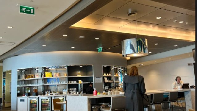 LHR·บริการห้องรับรองพิเศษ VIP สนามบินฮีทโธรว์ ลอนดอน (Plaza Premium Lounge) | สำหรับผู้โดยสารที่รอเปลี่ยนเที่ยวบินหรือค้างคืน