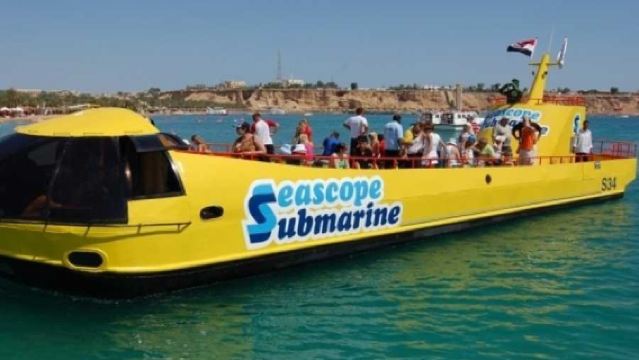 フルガダセミ潜水艦ツアー