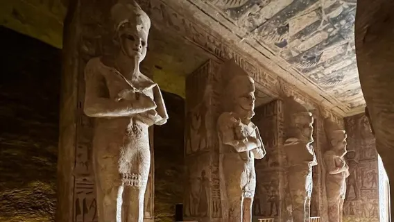 Excursión de un día a Lúxor desde Hurghada: Valle de las Reinas, Templo de Karnak y Hatshepsut (Grupo reducido)