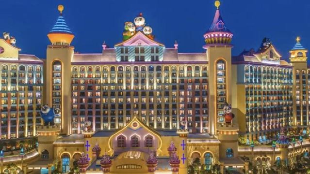 Pacchetto per 2 giorni e 1 notte o 3 giorni e 2 notti a Guangzhou Chimelong con accesso illimitato al Panda Hotel/Chimelong/Xiangjiang, al mondo degli animali, al parco divertimenti e al mondo degli uccelli, con opzione per lo spettacolo circense o il buffet.