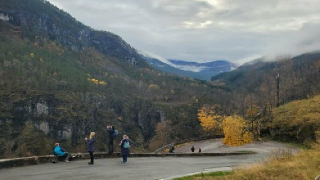 Flåm: Tvindefossen-watervallen, Stalheimskleiva-wandeling & Gudvangen