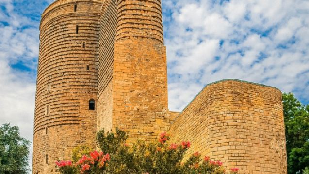 火焰塔+希爾萬沙宮殿+少女塔+黑達爾阿利耶夫中心+纜車