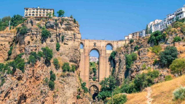 Round-trip from Seville: 1-day tour to the White Town of Ronda