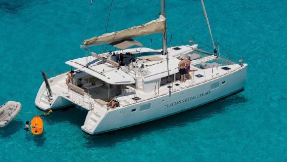 Katamaran-Kreuzfahrt zur Insel Dia mit Mahlzeit und Wassersportaktivitäten