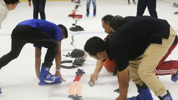 Blue Ice Skating Rink Johor: Admission Ticket to Paradigm Mall