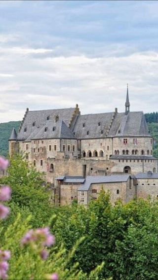 1-day tour to Mullerthal Waterfall + Vianden Castle + Echternach