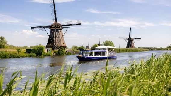 Rotterdam outlet shopping: experience package to McArthurGlen Roosendaal - includes admission ticket to Kinderdijk