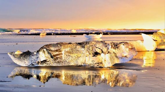 Iceland Glacier Lagoon, Diamond Beach, Vik, and South Coast 1-day tour|Optional cruise in summer