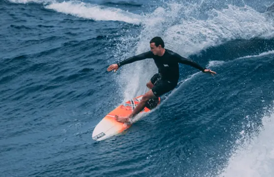 烏納瓦圖納衝浪