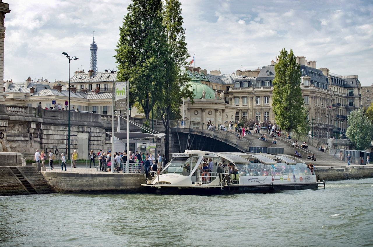 Batobus Hop-on Hop-off Water Bus Ticket for Seine River in Paris, France - 24/48 hr Options Available