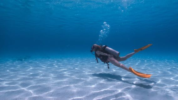 Thailandia Phuket Racha Yai + Racha Noi immersione subacquea di 1 giorno [Racha Yai e Racha Noi | Immersione profonda per principianti | Immersione in barca professionale | Istruttore professionista|Cinese