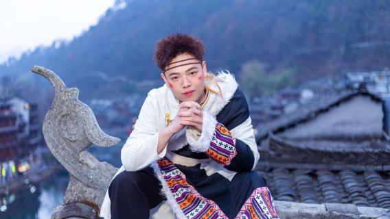 金城旅行写真【ドライバーとディレクター + メイクと衣料品&アクセサリー+ 旅程のカスタマイズ + 航空マイクロフィルム + ネガ無料 + 人数制限なし】