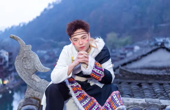 晉城Trip Moments【婚禮跟拍 街拍 抓拍 航拍 攝影錄影/多語言翻譯/底片全送/動作指導】