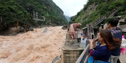 虎跳峽 + 麗江城區遊