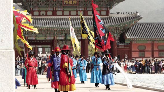 Historic Capital Stroll & Street Food Tour | Gyeongbokgung Palace & Bukchon Hanok Village & Gwangjang Market