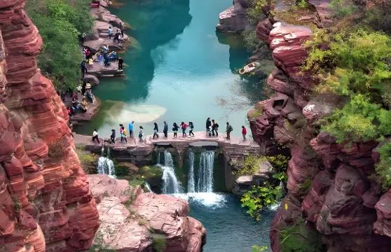 鄭州出發焦作 雲台山 紅石峽 小寨溝 中文拼團一日遊