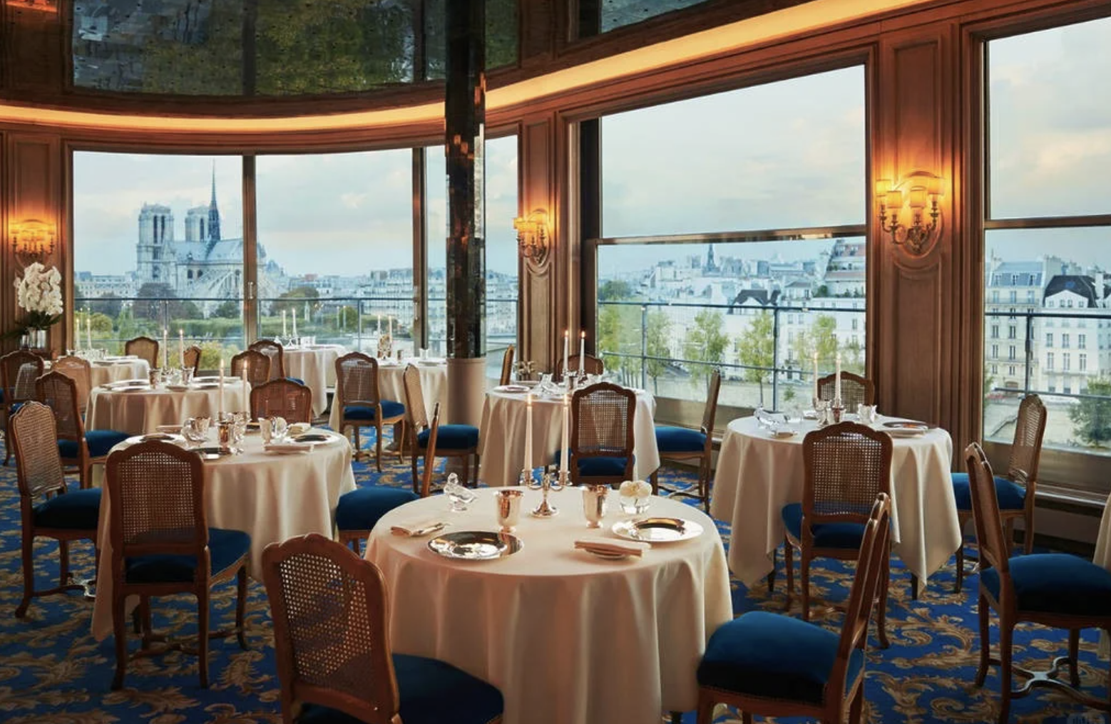 Layanan reservasi restoran populer La Tour d'Argent di Paris, Prancis