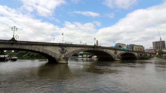 London: Themse-Flussfahrt von Kew nach Richmond Court