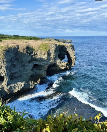 日本萬座毛+古宇利島+沖繩美麗海水族館+美國村一日遊
