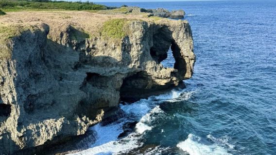日本萬座毛+古宇利島+沖繩美麗海水族館+美國村一日遊