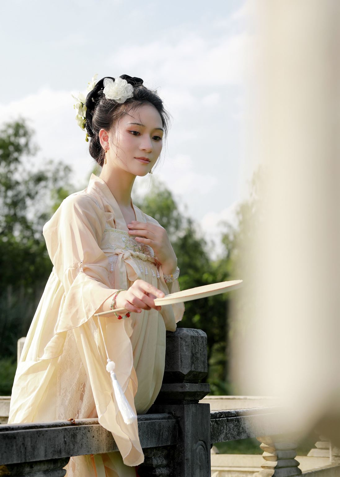 Kunming Trip Moments[Driver-guide plus travel photography + wedding aerial photography microfilm + makeup & costumes + itinerary customization + unlimited group size]