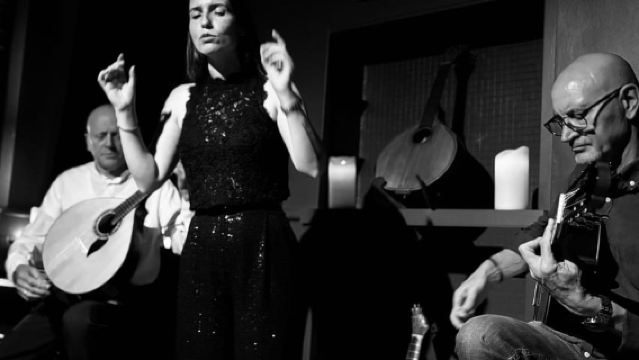 Porto: Intimate Fado Show & Port Wine in Trindade Noble Hall