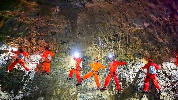 貴州十二背後探洞一日遊【地心酷玩體驗，持證領隊帶隊】