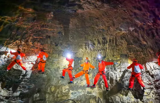 貴州十二背後探洞一日遊【地心酷玩體驗,持證領隊帶隊】