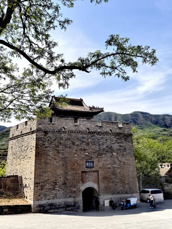 однодневный тур с индивидуальным трансфером в достопримечательности Янцюань Нянцзыгуань и Великую Китайскую стену Гугуань с услугами на китайском и английском языках (туда и обратно из Тайюаня)