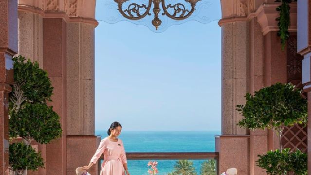 에미리트 팰리스 호텔 레스토랑 벤돔 점심/저녁 뷔페 및 골드 카푸치노 포함 애프터눈 티