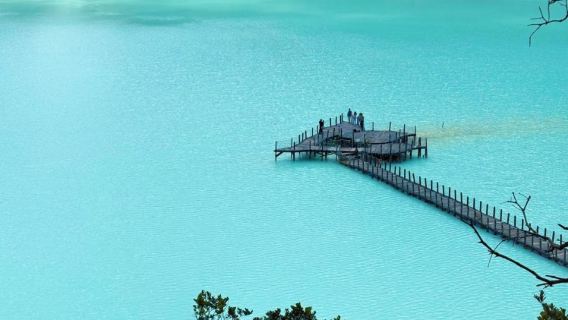 Volcán Tangkuban Perahu y Glamping Lakeside Ranca