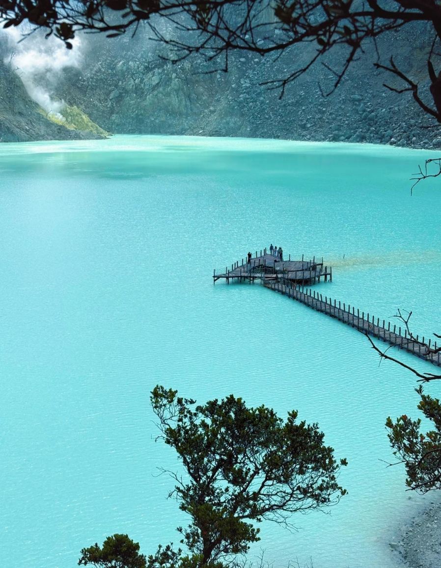 Tangkuban Perahu Volcano & Glamping Lakeside Ranca