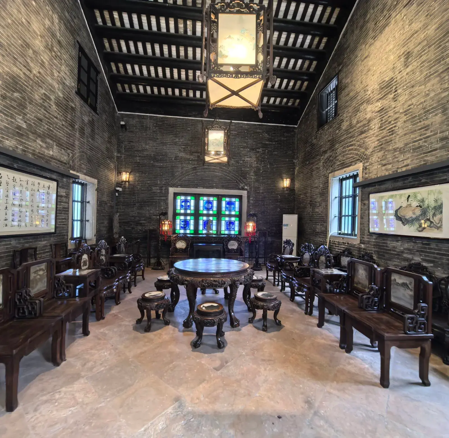 Guangzhou Private Charter Tour: Museum of the Nanyue King Mausoleum + Chen Clan Ancestral Hall + Sha Mian + Pearl River Night Cruise