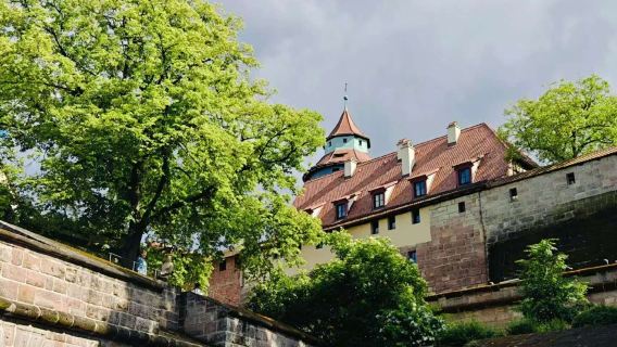 Kastil Nuremberg + Gereja St. Lorenz + Kota Tua Nuremberg + Alun-alun Balai Kota Nuremberg