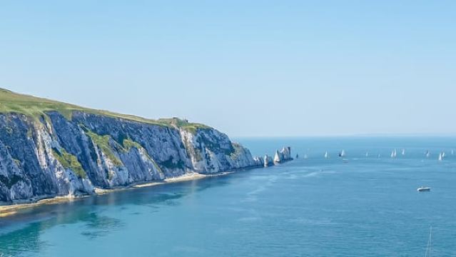 Desde Portsmouth: Excursión de un día a la Isla de Wight en autobús y ferri