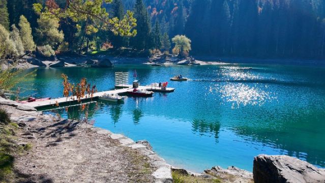 Lawatan sehari berjalan kaki di Tasik Kauma, berlepas dari Zurich