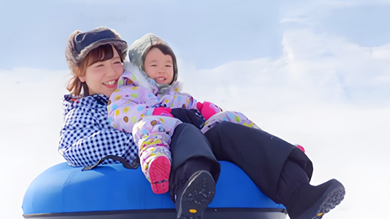 Hokkaido Bibai Snow Land Fun Day Tour: Otaru Street View Sightseeing + Shiroi Koibito Park