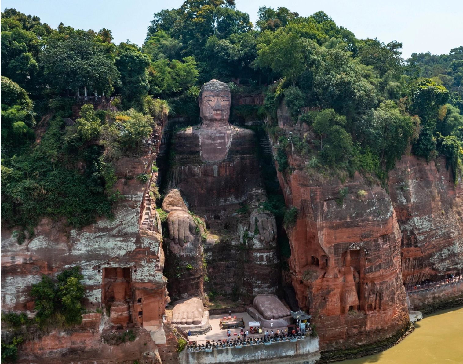 Chengdu, Sichuan Round-Trip: Leshan Giant Buddha + Mount Emei + Golden Summit 1-Day Tour | Includes Admission Ticket & Cruise Experience